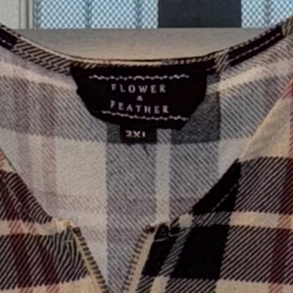 Flower & Feather Plaid Zippered Women's Top Size 2XL - Picture 7 of 8